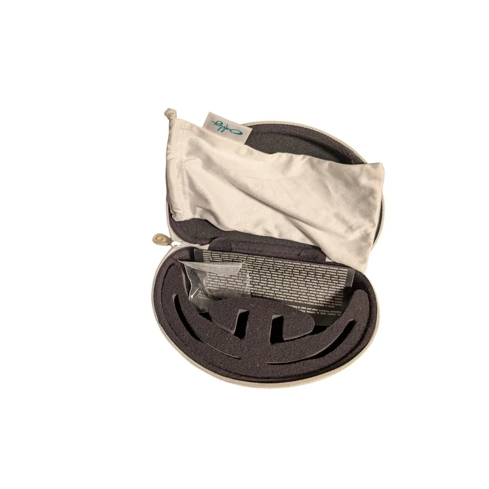 Oakley gorpcore includes interior
